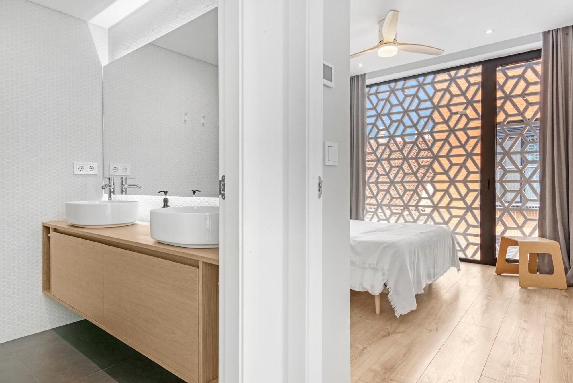 Leonalba House Private Private Rooftop Private Pool Private Andalusian Courtyard Free Parking Bbq 8 Guests Cordoba