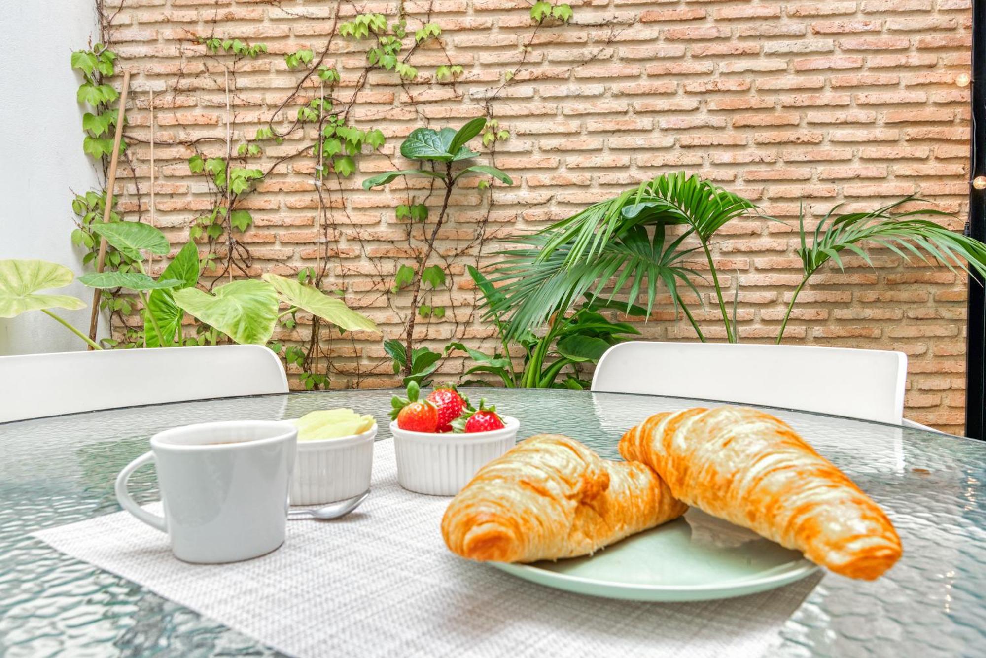 Leonalba House Private Private Rooftop Private Pool Private Andalusian Courtyard Free Parking Bbq 8 Guests Villa *