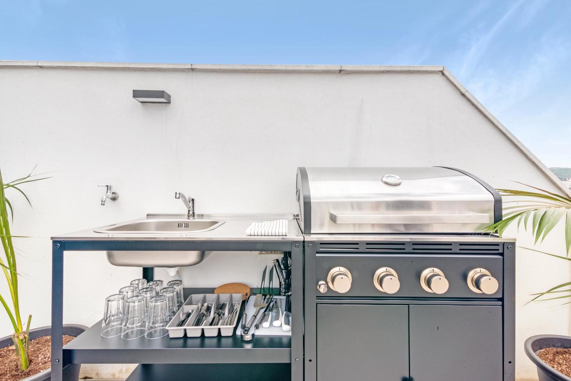 Leonalba House Private Private Rooftop Private Pool Private Andalusian Courtyard Free Parking Bbq 8 Guests *